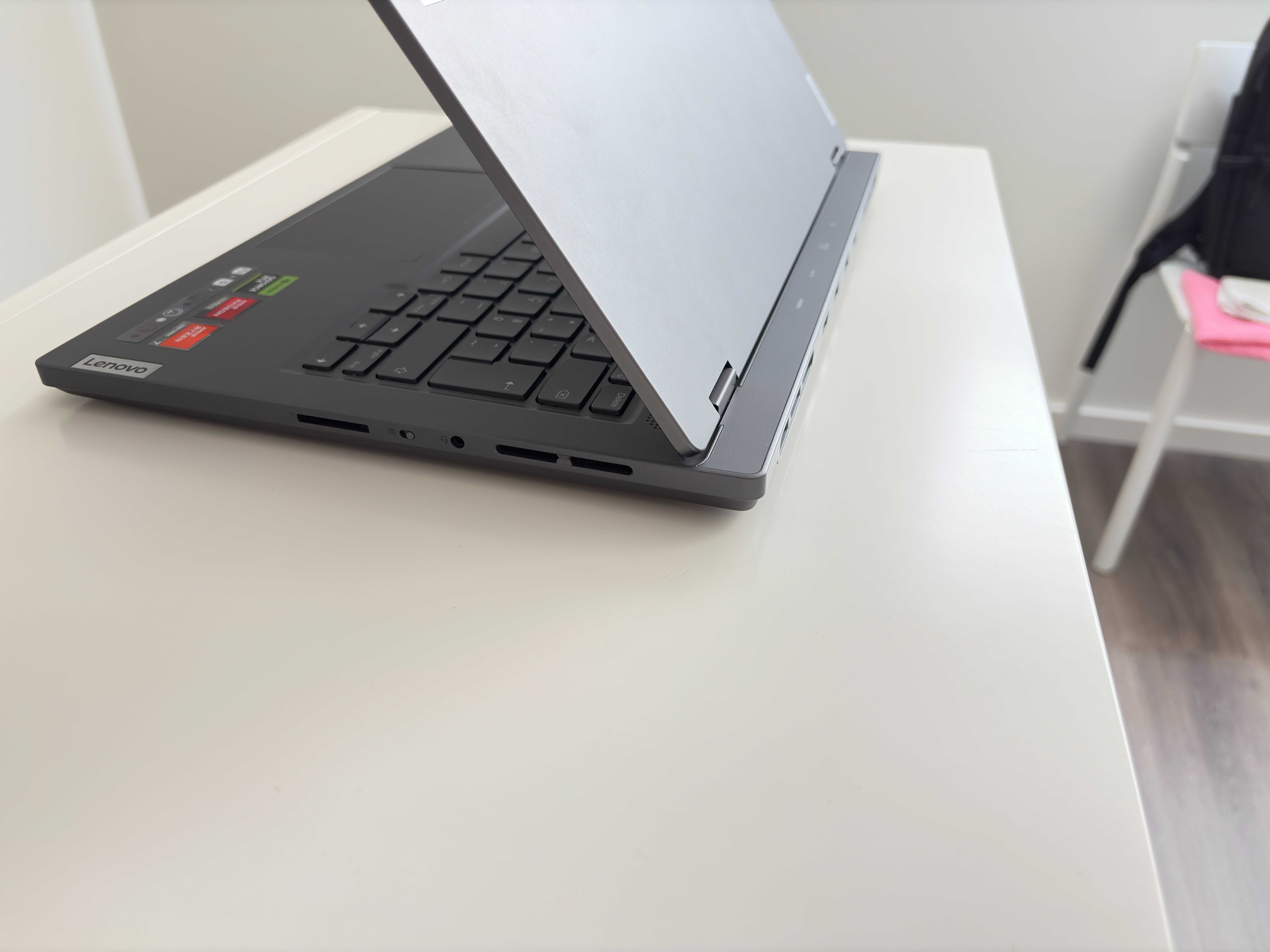 Portatil Lenovo Legion Slim 5 Gen 8 (14" AMD)
