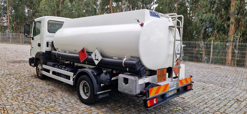 Camião cisterna combustivel