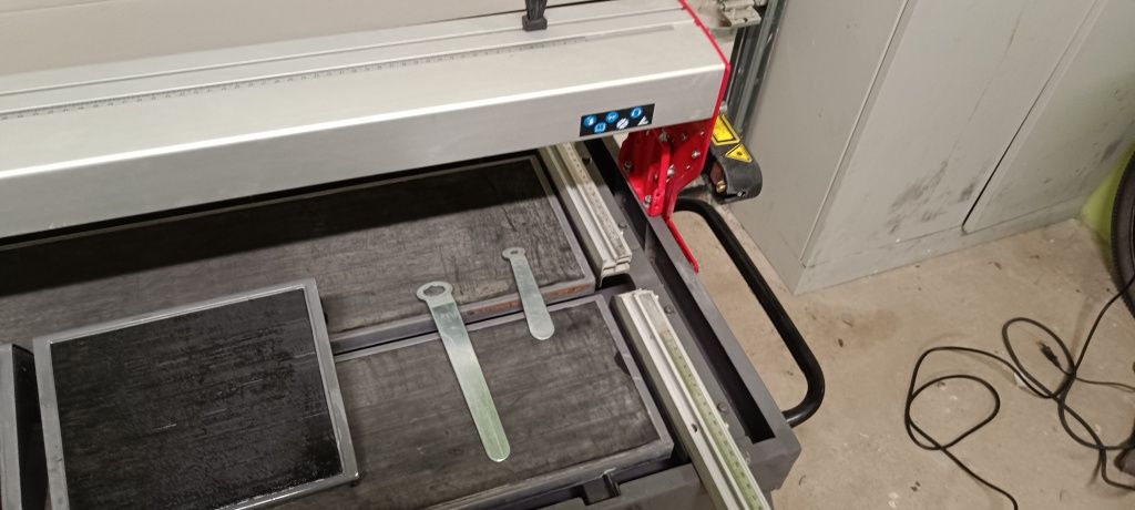 Maszyna do cięcia płytek Einhell TE-TC 920 przecinarka.
