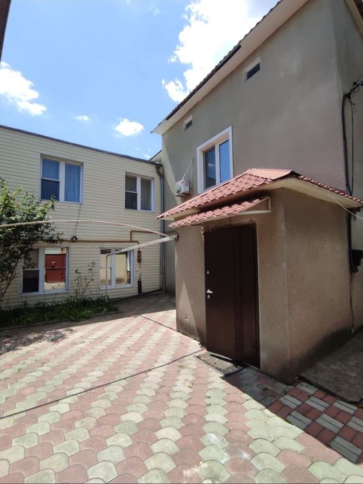 Сдам дом Аркадия 3 к 110 м можно с животными, без мебели!Гараж!