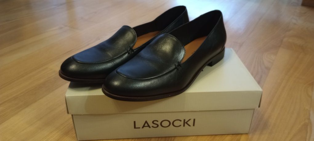 Nowe półbuty damskie 41 Lasocki, skóra, lordsy