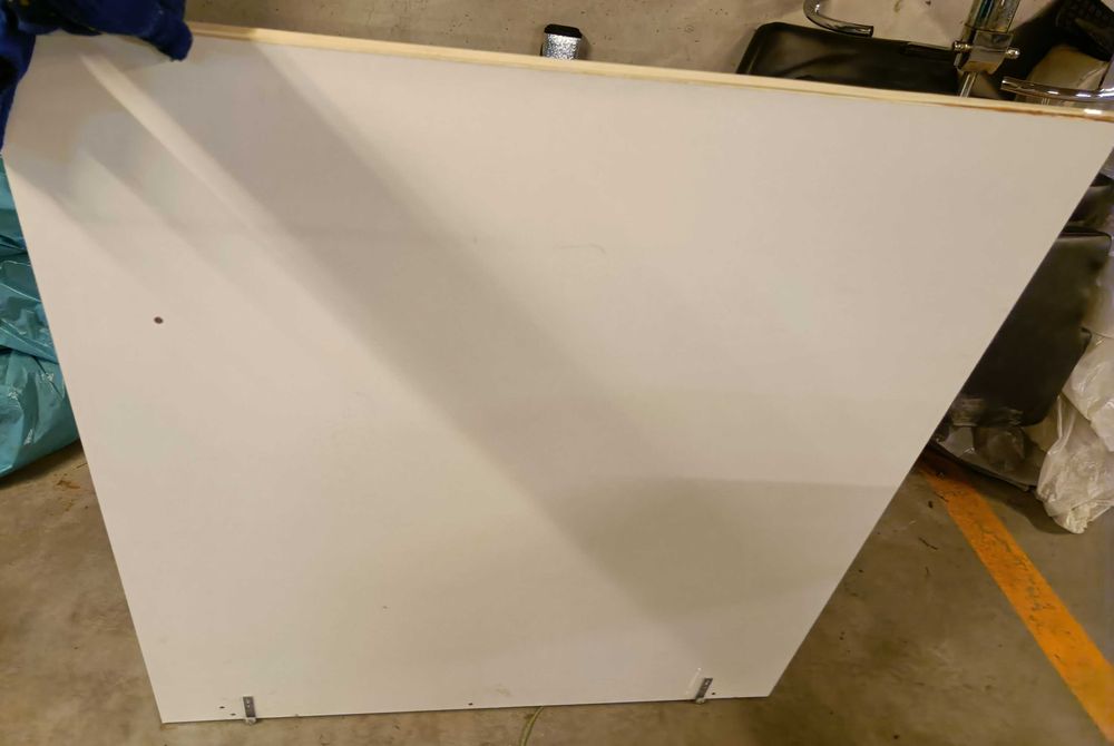 Szafka łazienkowa z lustrem i oświetleniem 100x100 cm