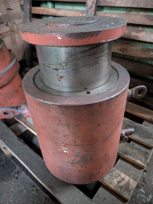 Домкраты 50, 100, 200 тонн