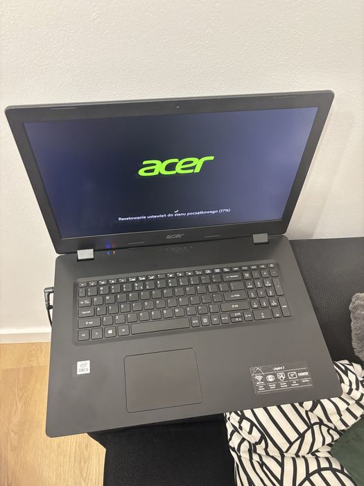 Laptop Acer Aspire 3 A317-52 8GB RAM procesor x64 17,3” intel core i5
