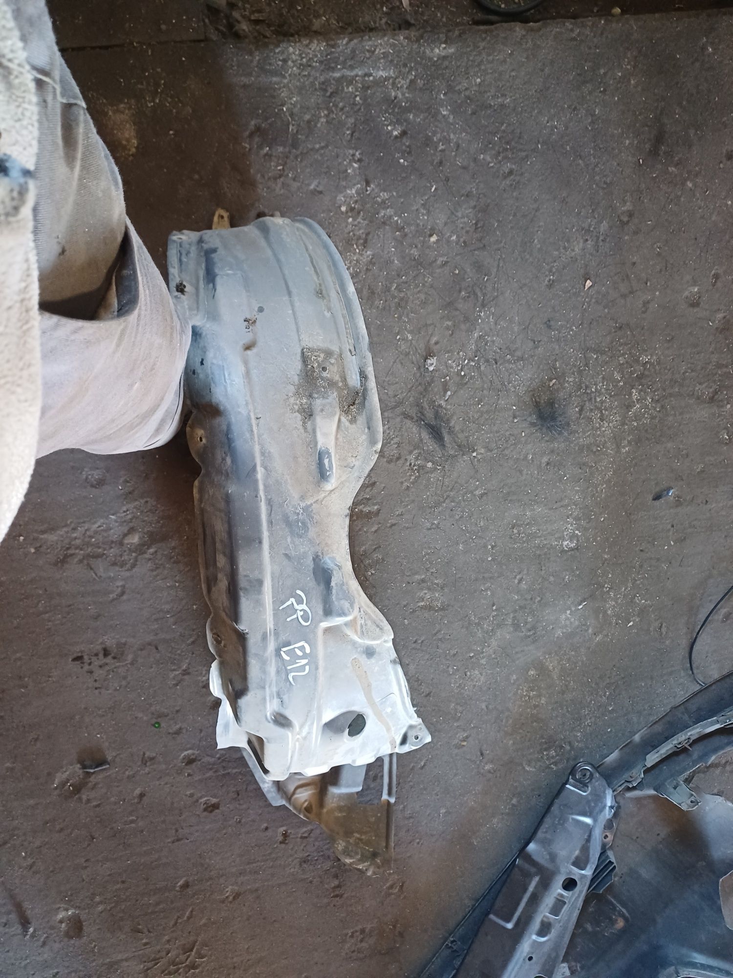 Toyota corolla e12 nadkole prawe przód przednie orginal