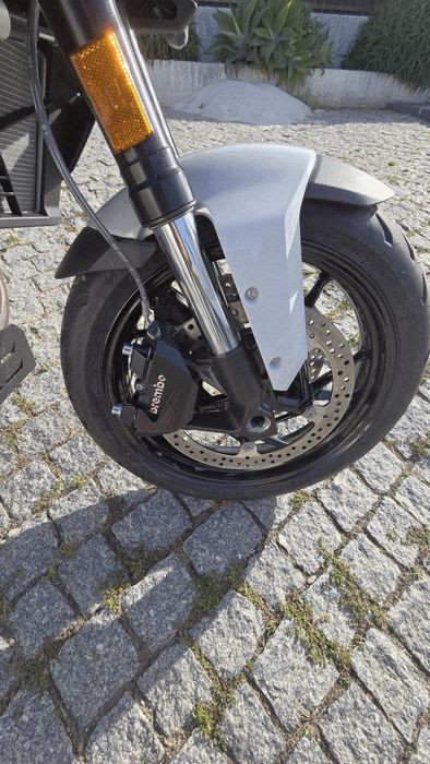 BMW F900XR 9/24 1000km Nova