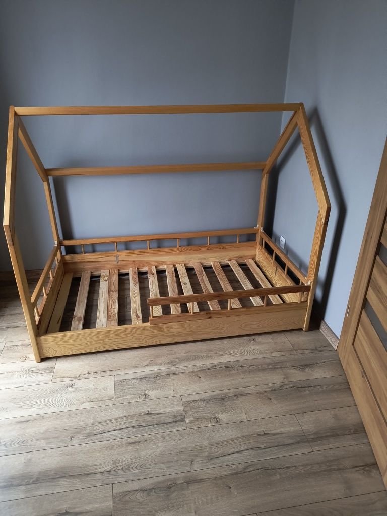 Drewniane łóżko łóżeczko dziecka dziecięce drewno 160 domek