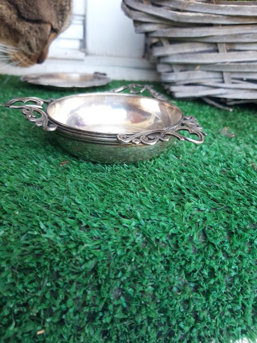 Stara Metalowa Popielniczka Zdobiona Sygnowana