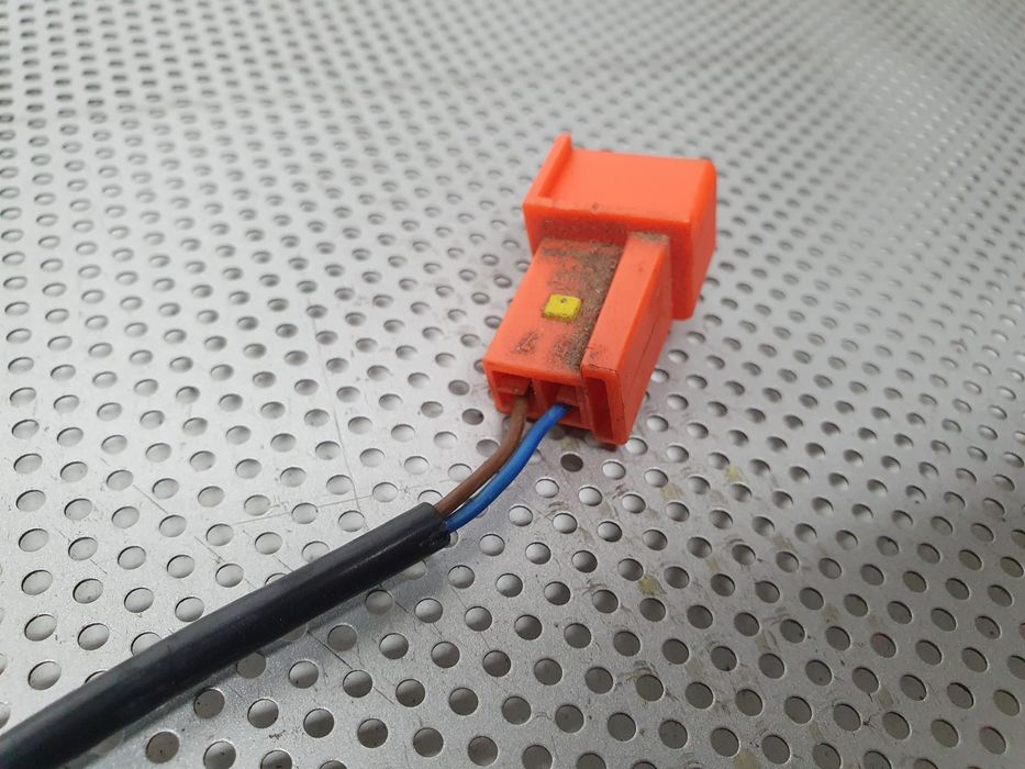 Encaixe de cinto frente direito OPEL Vectra B (36_)