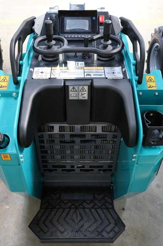 Miniładowarka SCHMiDT AR100 Skid Steer z silnikiem Kubota 18,2 kW