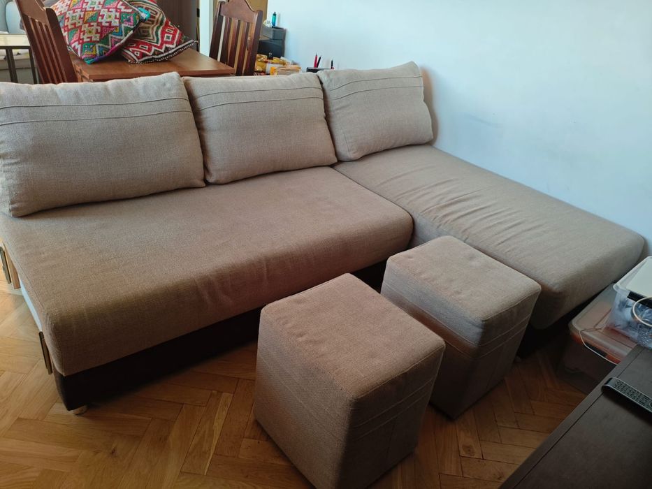 Narożnik z funkcją spania, obustronna rogówka + 2 pufy, stan bdb