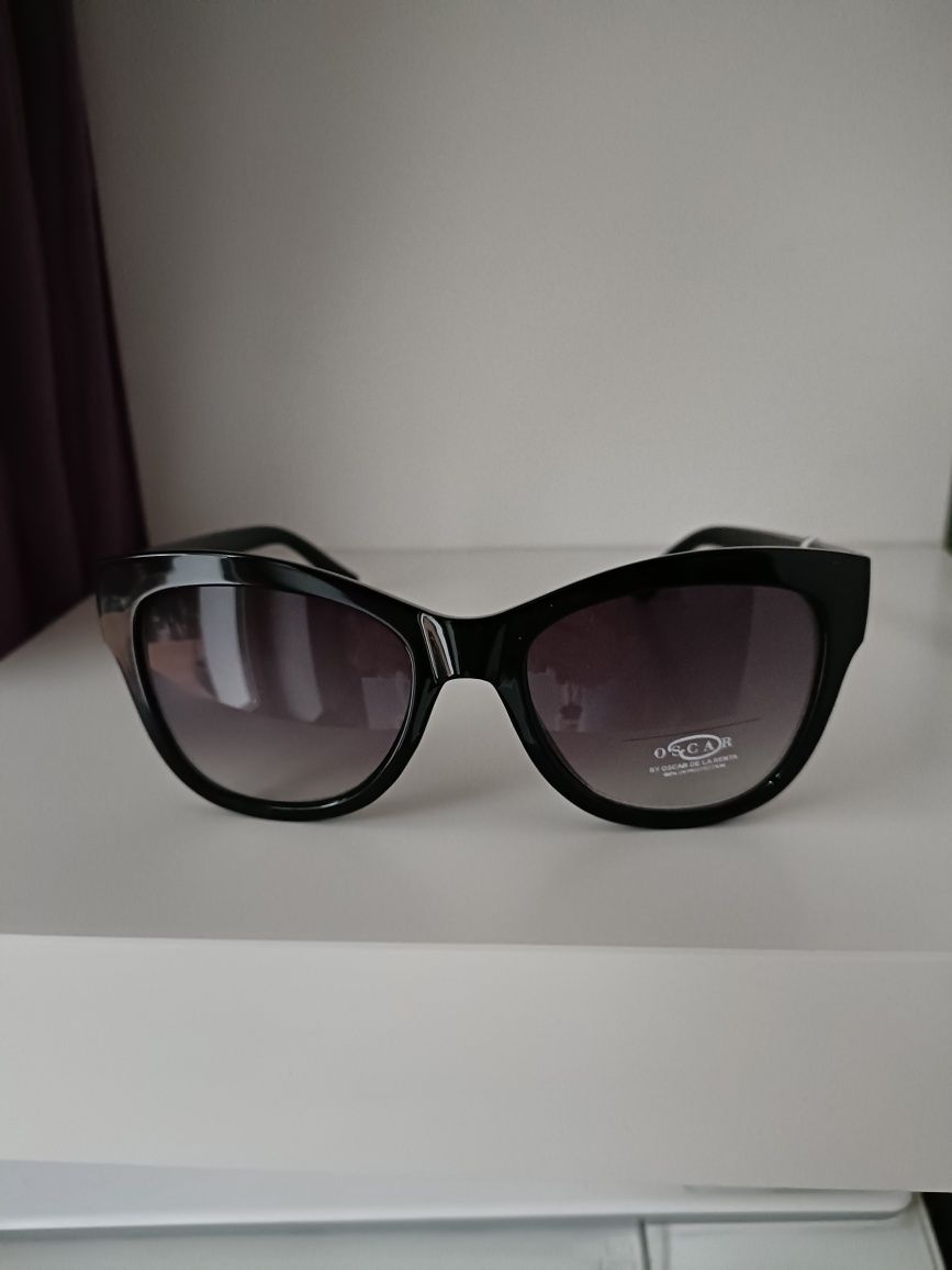 Na sprzedaż okulary przeciwsłoneczne Oscar De La Renta 1328