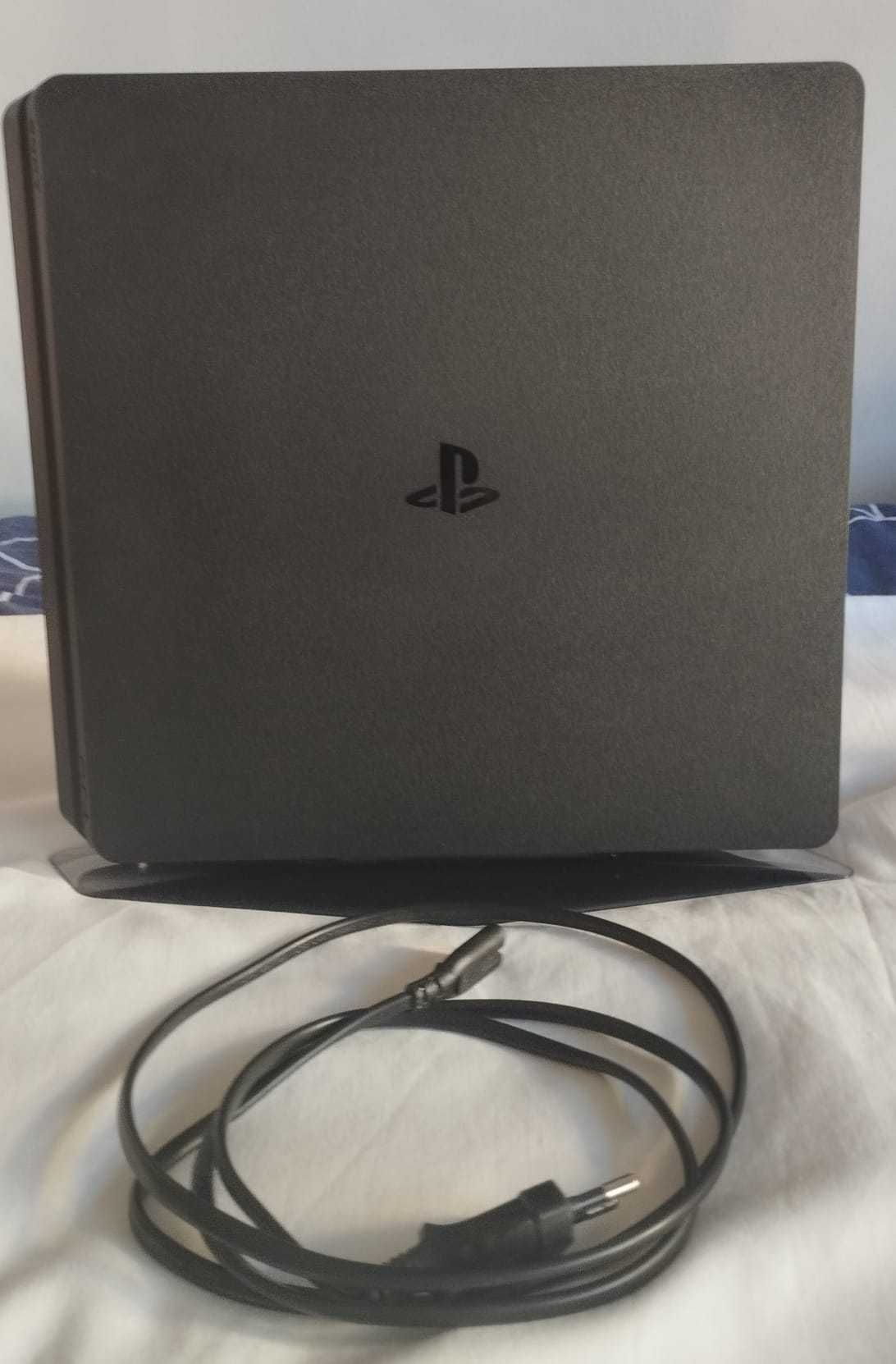 PS4 1TB Slim+ 1 comando original + 6 jogos + suporte vertical