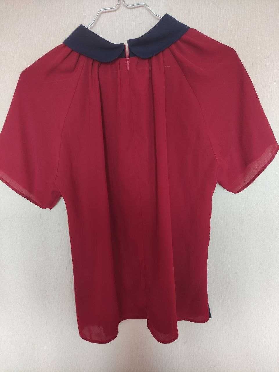 Легкая блуза в красном цвете