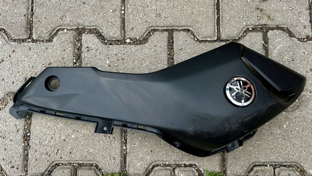 YAMAHA MT07 wlot powietrza owiewka lewy