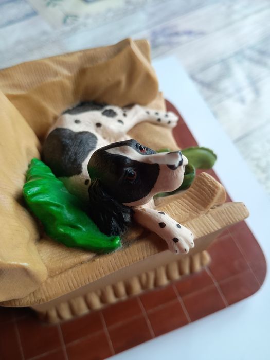 Статуетка Собака спаніель з черевиком