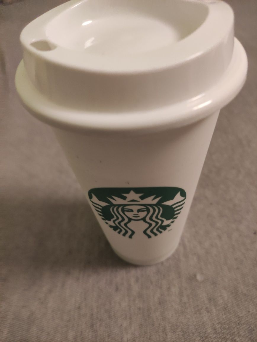 Plastikowy kubek na kawę Starbucks nowy wieczko