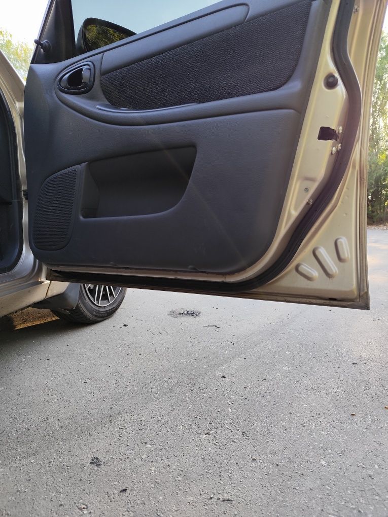 Daewoo Lanos 1.5 SE 2012 г