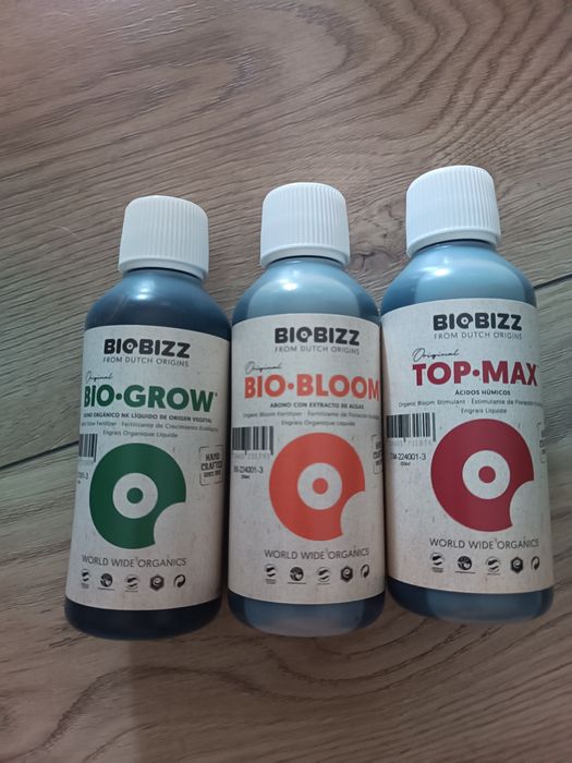 Nawóz do kwiatków 3 butelki x 250 ml