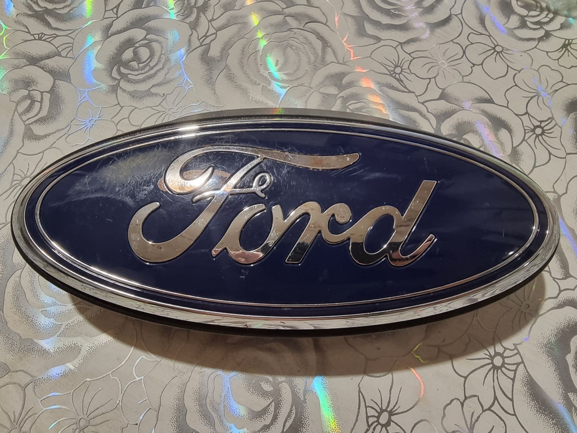 Эмблема Ford Explorer 5 на переднюю решётку радиатора
