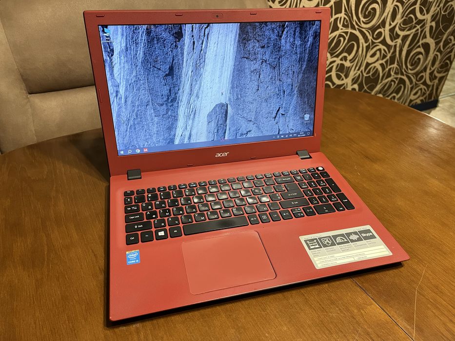 Сенсорный ноутбук 15.6" Acer Aspire E15 на Intel i5-5200U с 8ОЗУ / SSD