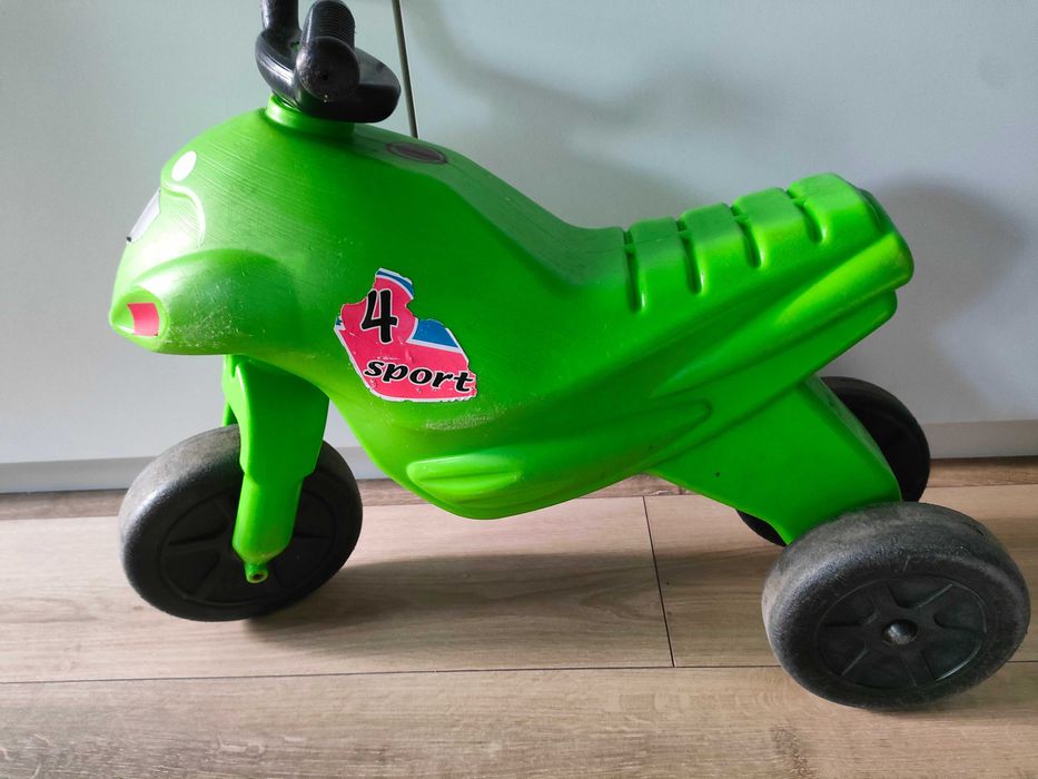 Motor dziecięcy zielony
