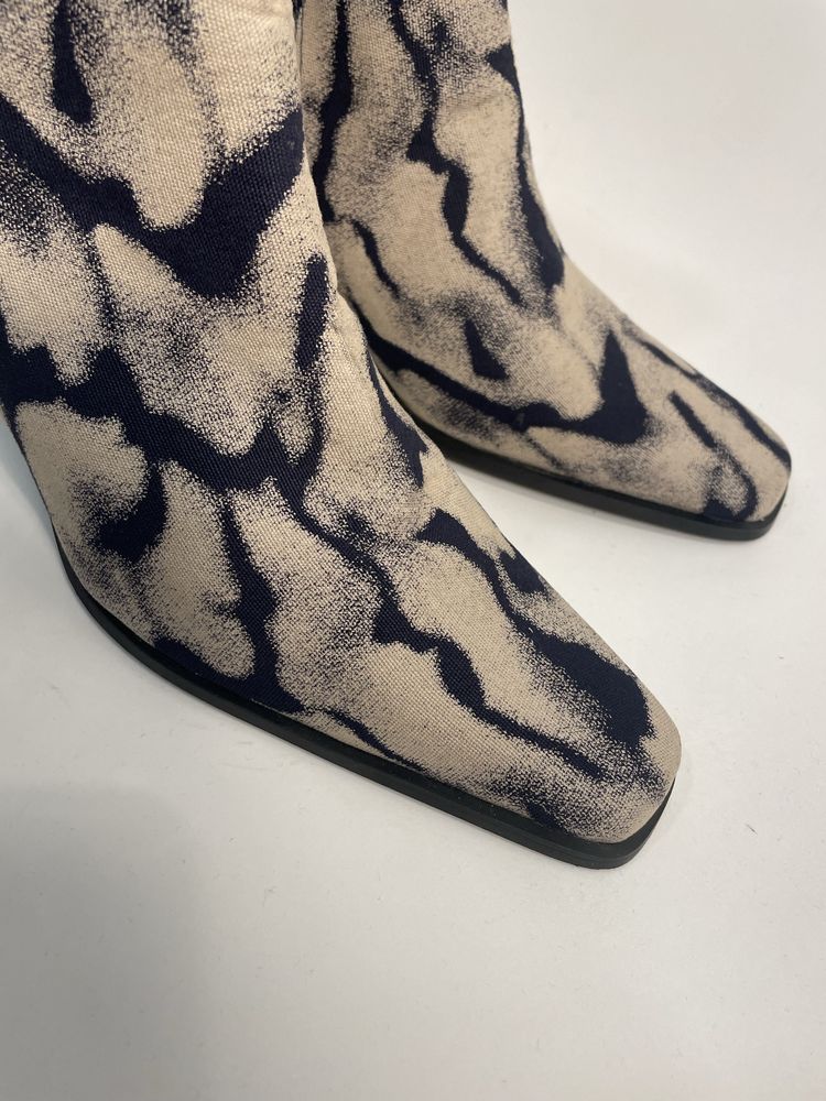 Botas tamanho 39