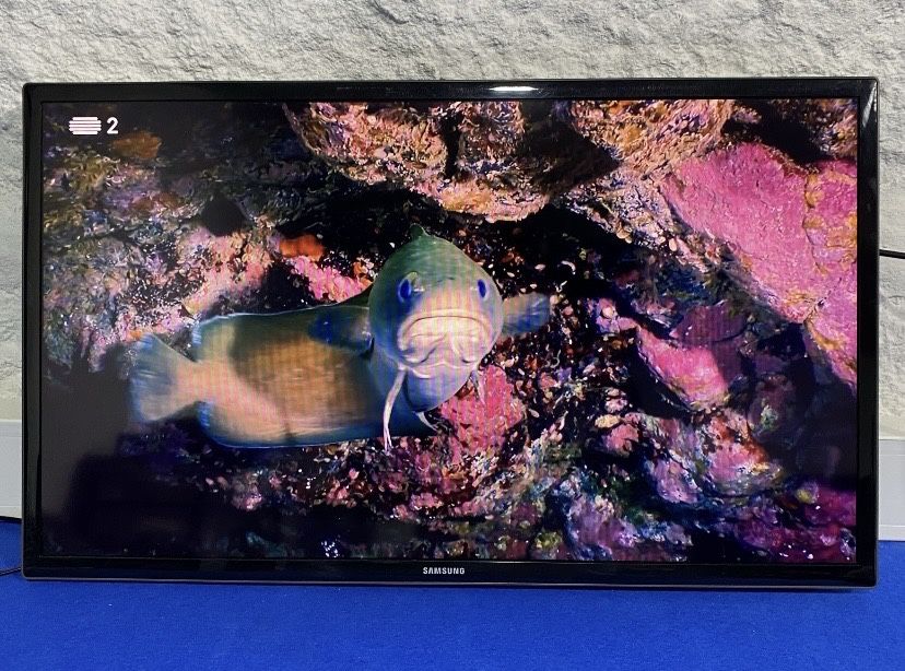 Tv samsung 32” sem base