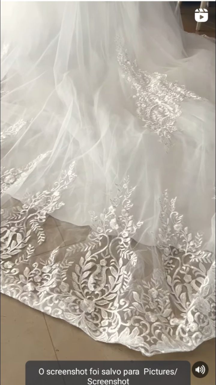 Vestido de Casamento estilo Princesa com assessórios com armação