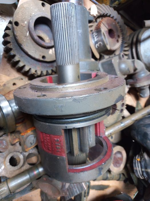 Renault Tylni most zwolnica dyferencjał polosie tylna polos obudowa