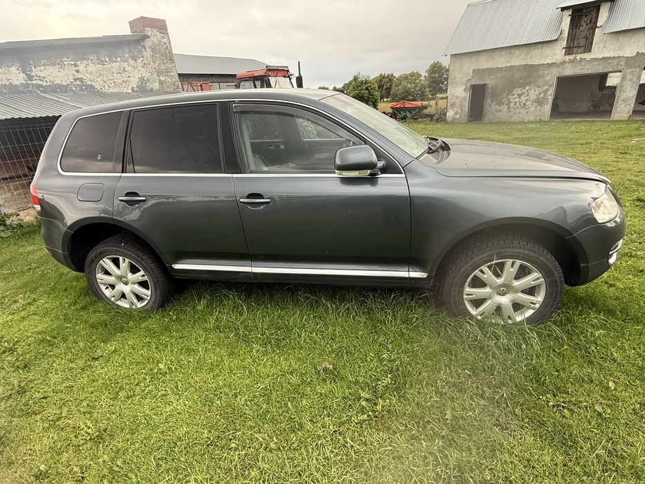 VW Touareg 2.5  (na czesci )