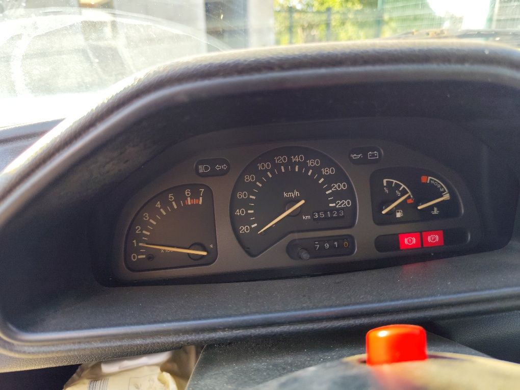 Ford Fiesta (Azul)