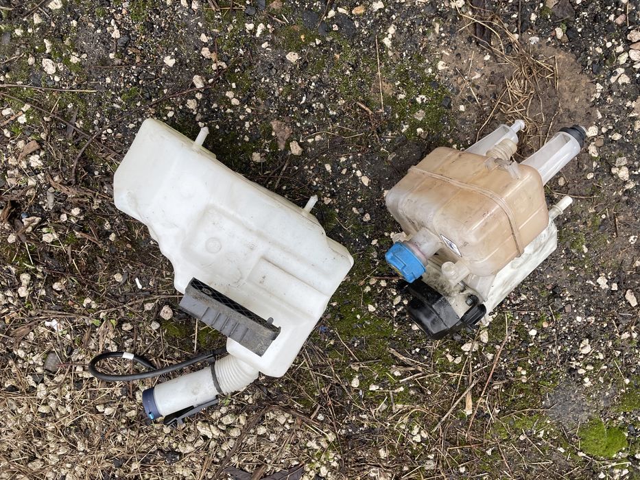 Zbiorniczek spryskiwaczy płynu wyrównawczy uchwyt Ducato Boxer Jumper