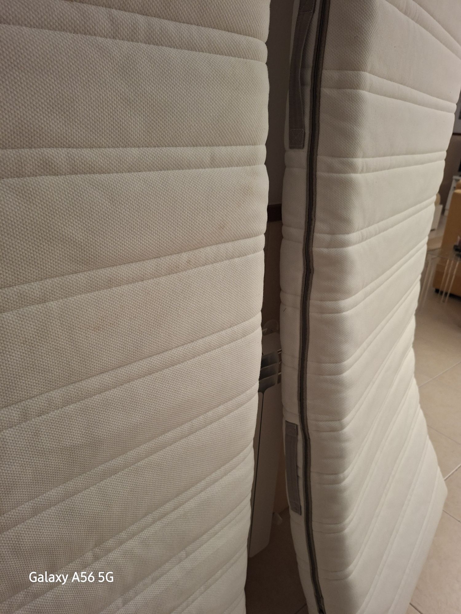 2 colchões de cama de solteiro