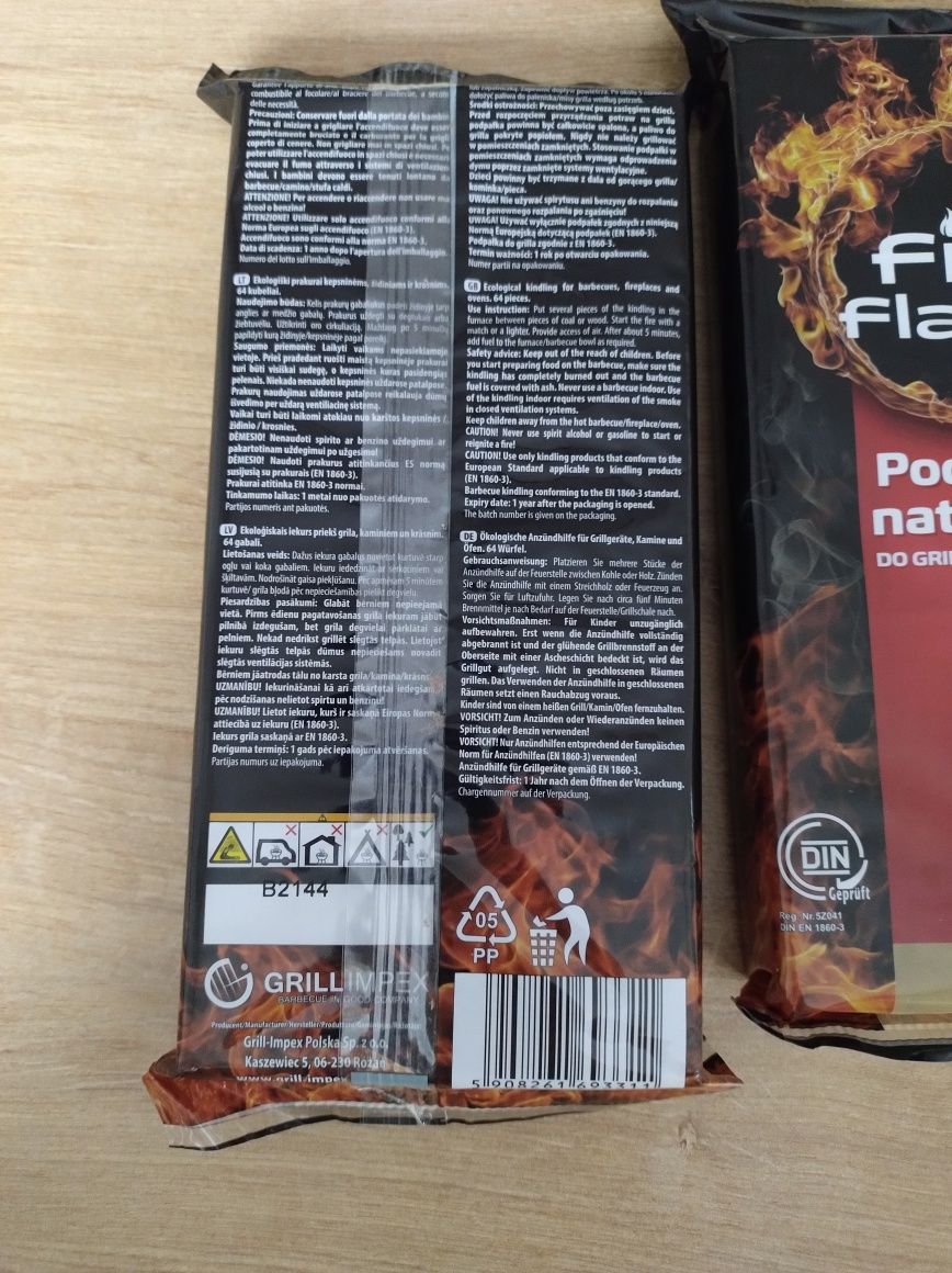 Podpałka naturalna do grilla ogniska kominka 256 kostek (4x 64 kostki)