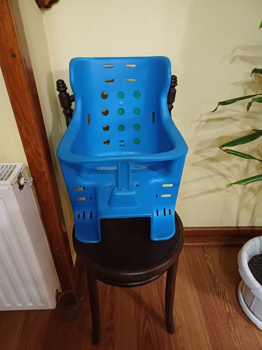 Дитяче крісло на велосипед.