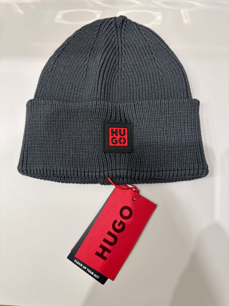 HUGO Boss шапка з бірками, оригінал