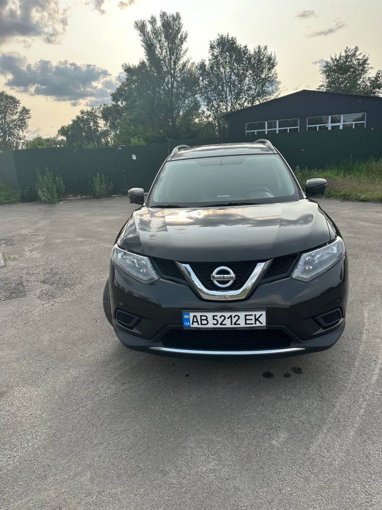 Nissan Rogue 2,5 SV комплектації