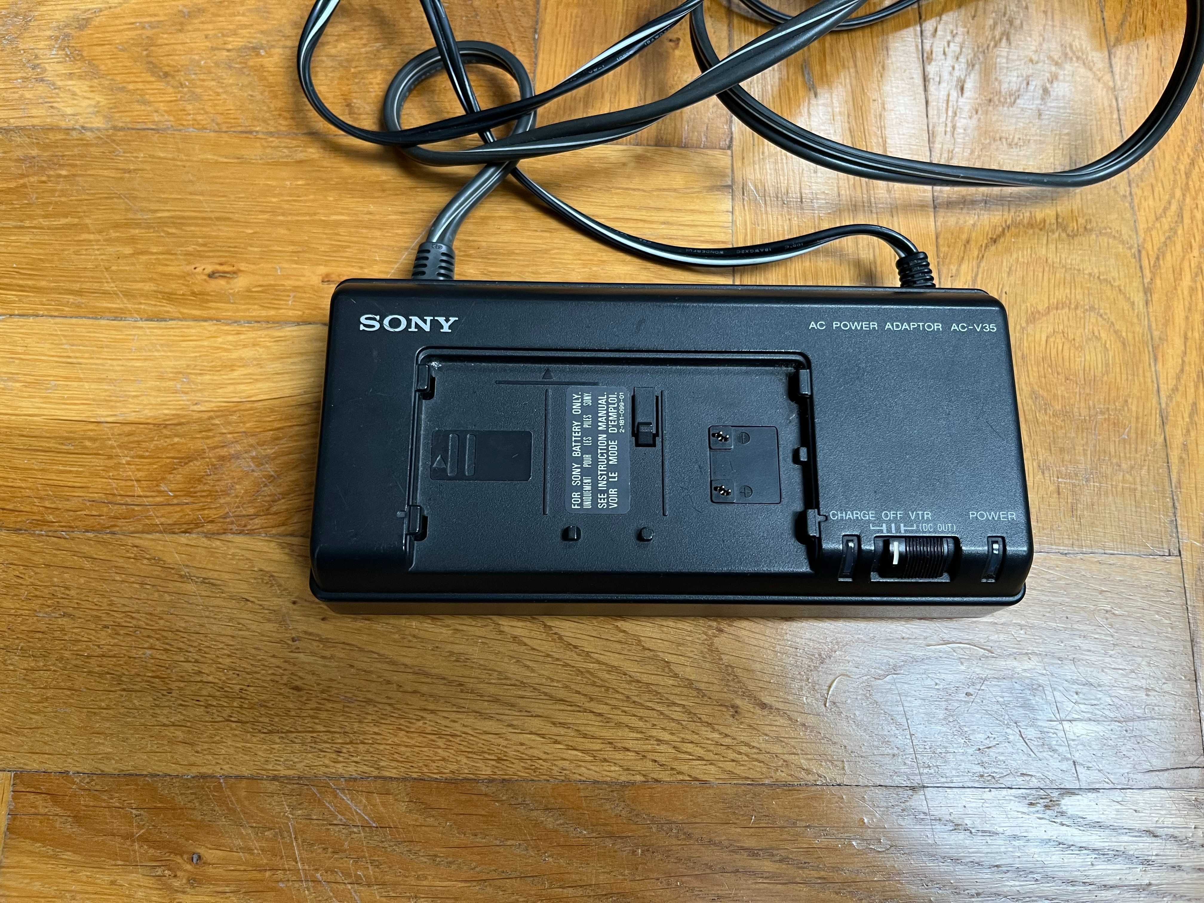 Kamera SONY Handycam CCD-F201 Video 8 z dodatkami