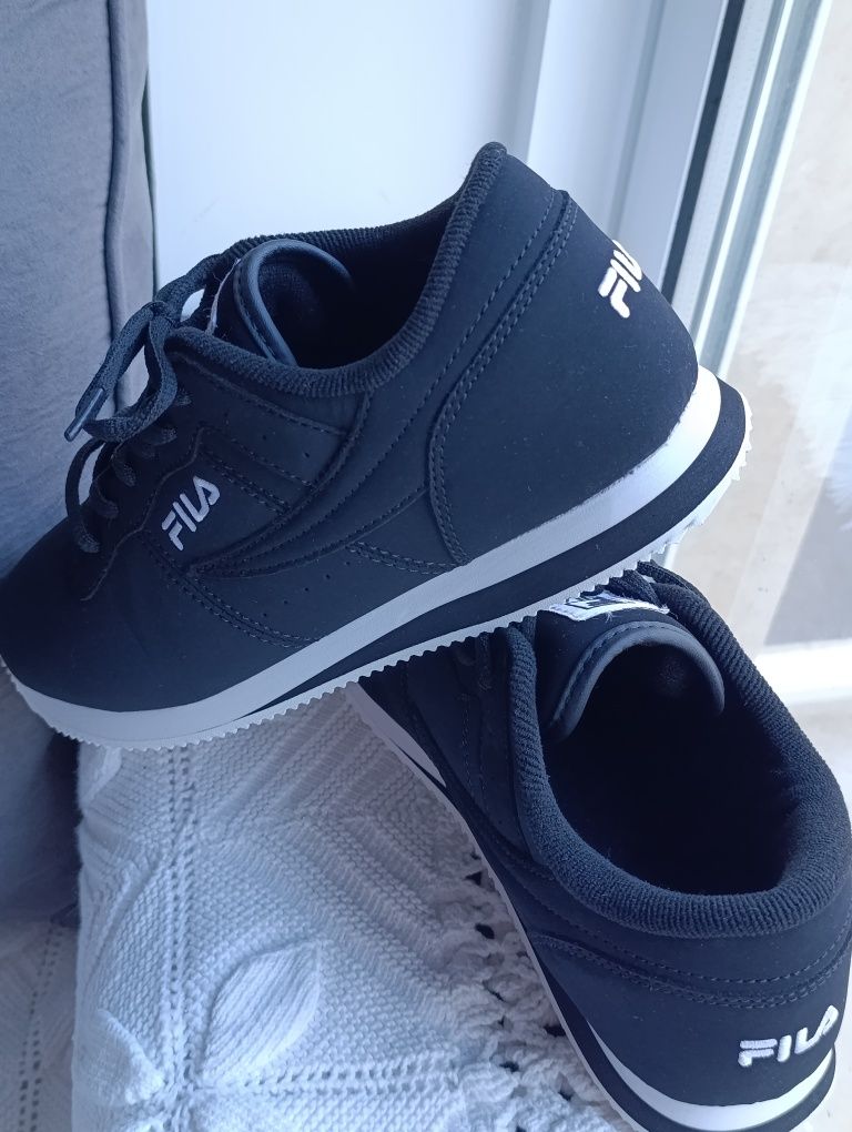 Ténis feminino FILA preto