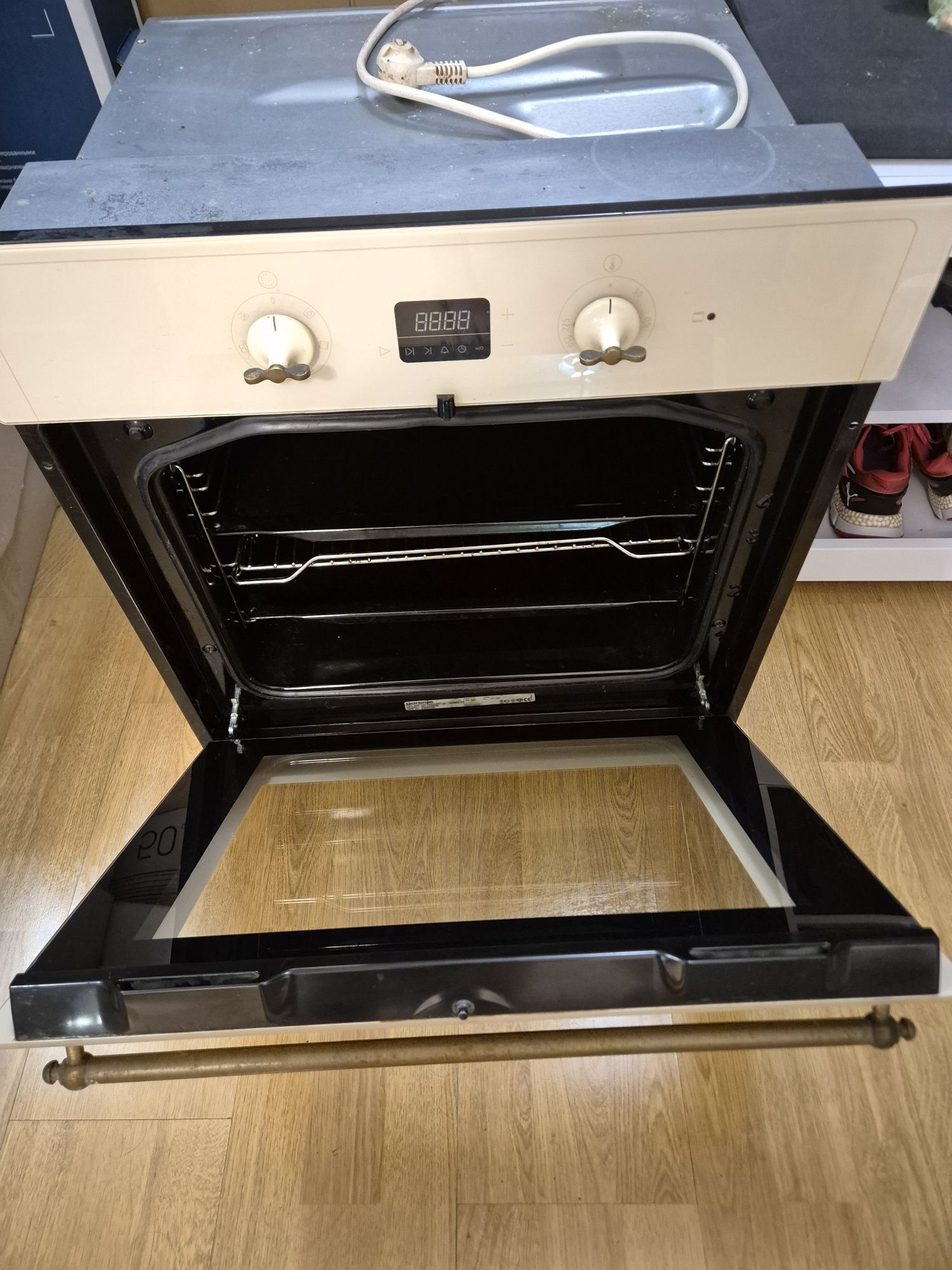 Продам духову шафу Gorenje BO 5333 RW