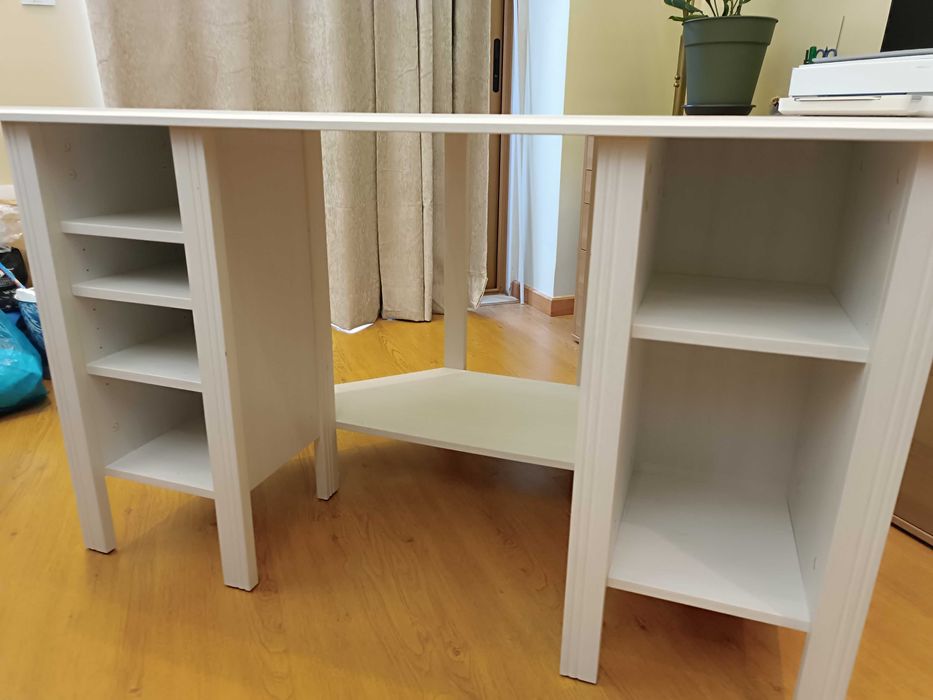 Secretaria Ikea de canto