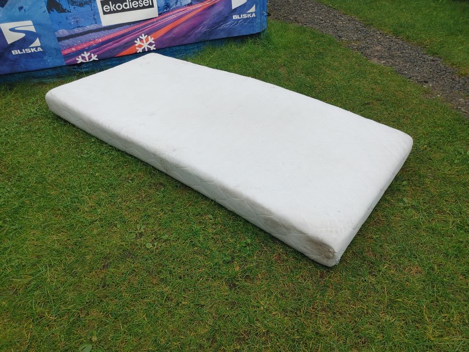 Sprzedam materac 90 x 200 cm