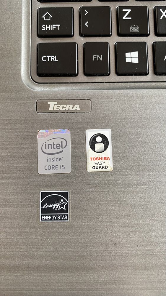 Computador Portátil Toshiba Tecra Z50-A (com rato, carregador e mala)
