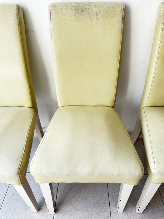 Cadeiras de mesa de jantar em bom estado