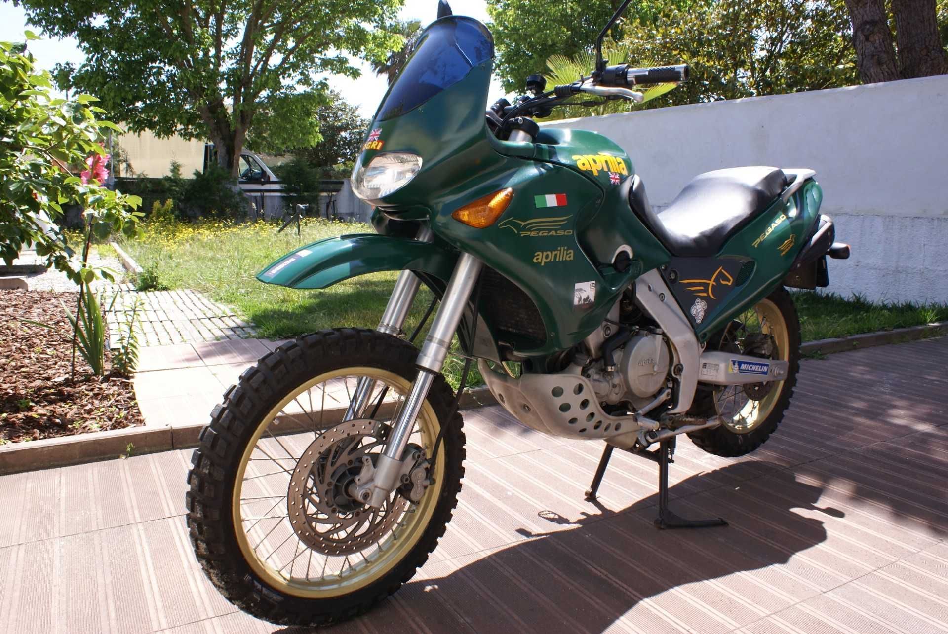 Aprilia Pegaso 650, em excelente estado
