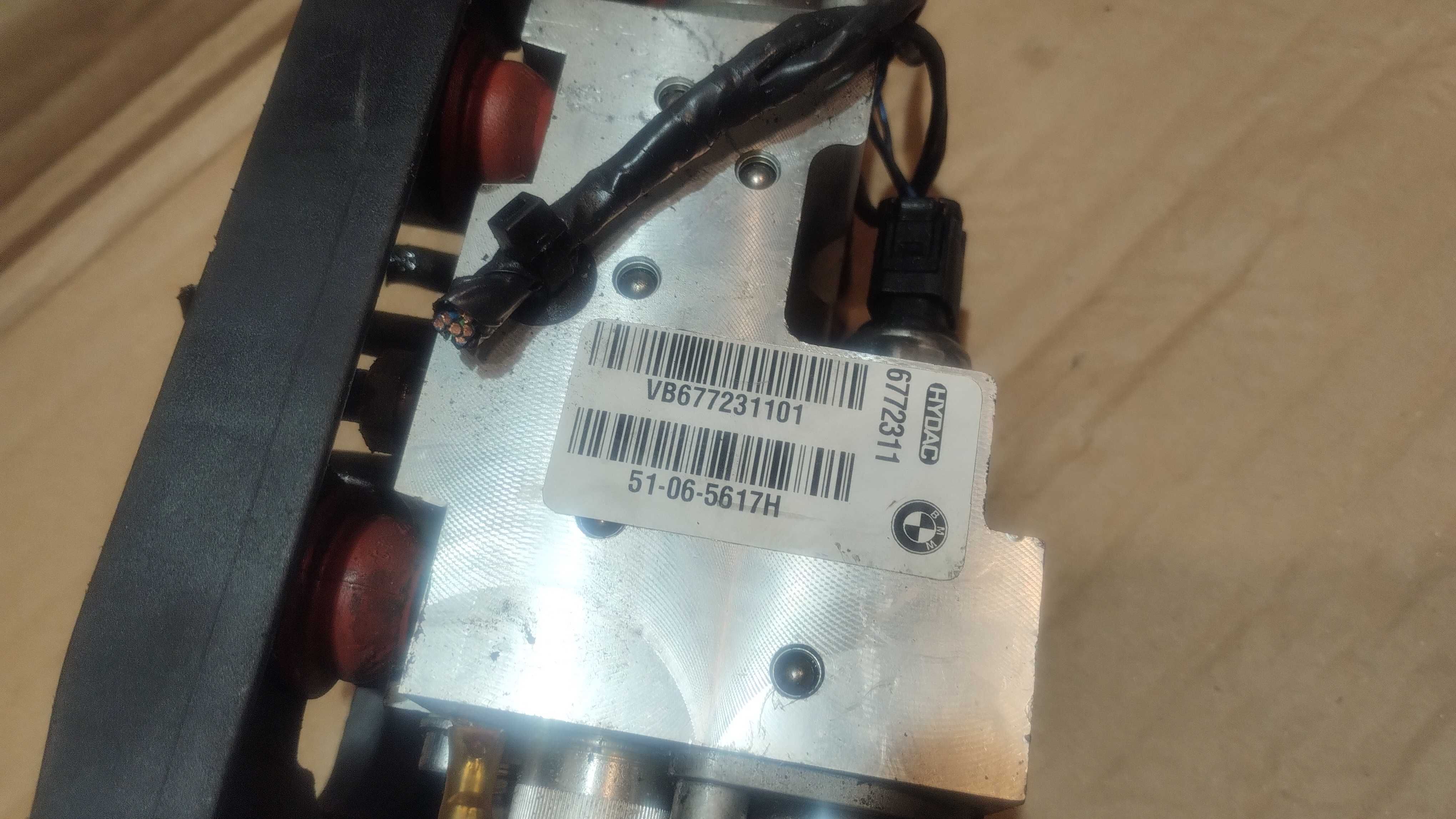 Moduł Sterownik Stabilizatora Aktywnego Blok Zaworowy BMW X5 E70 X6 71