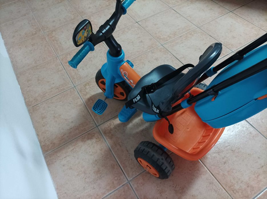 Triciclo de criança