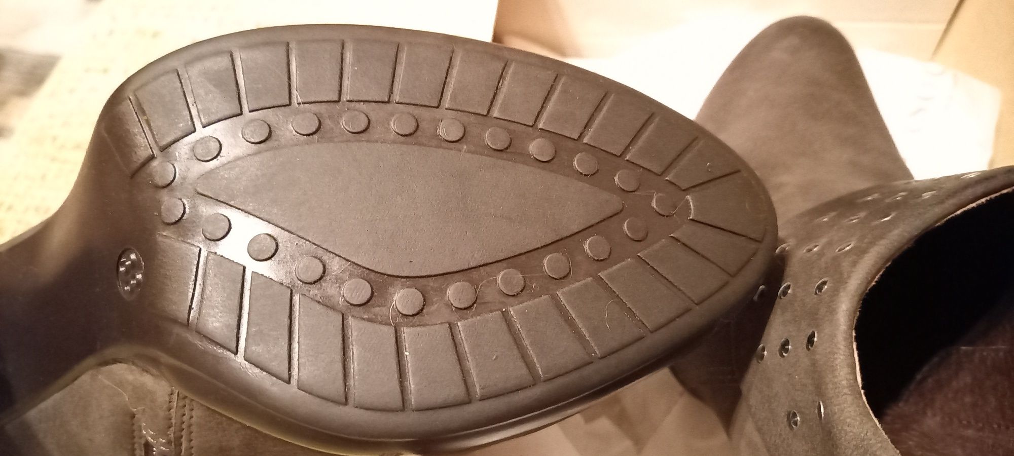 Wiosenne buty Lasocki 38 skóra nowe