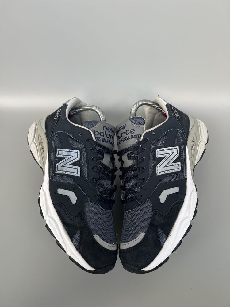 Оригінальні кросівки  New Balance 920 made In England 43р.27.5см.